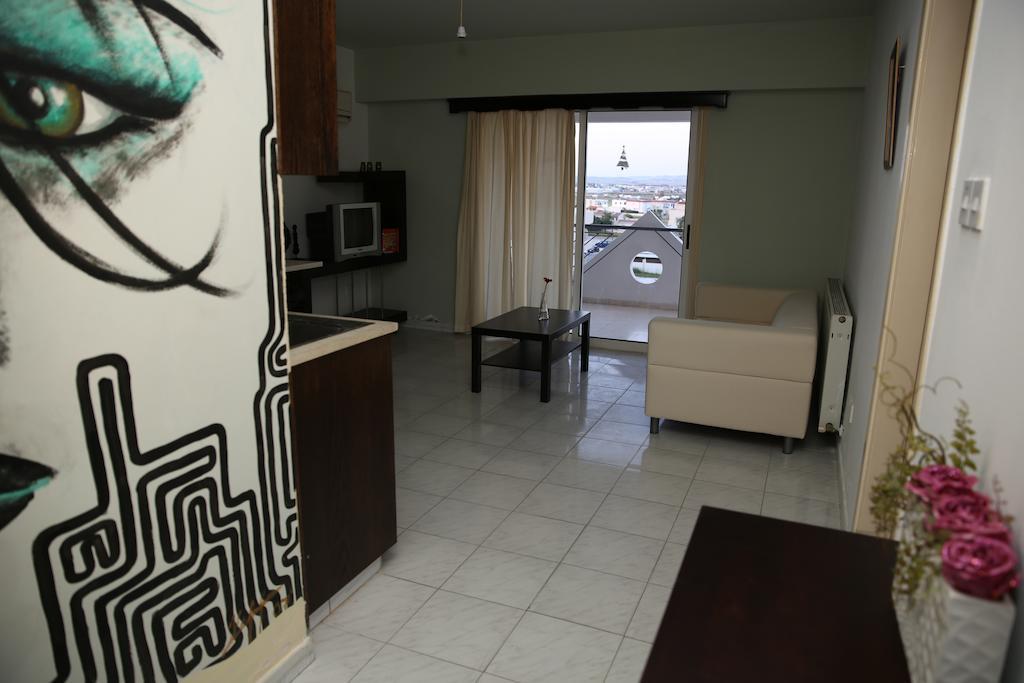 Alora Apartments Larnaca Exterior foto